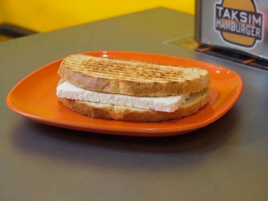 Beyaz Peynirli Tost